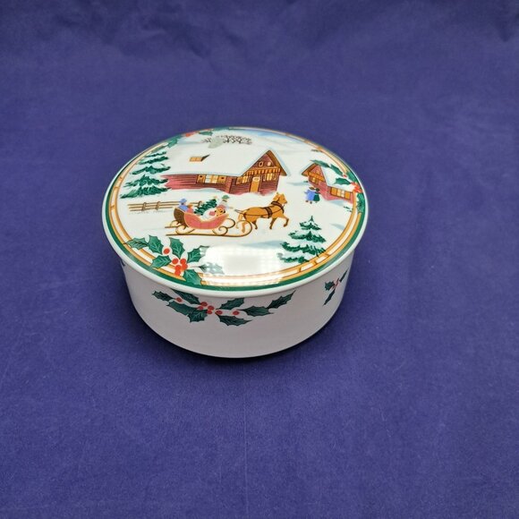 Mikasa Christmas Magic Porcelain Trinket Box With Seasonal Lid Art - Picture 2 of 11